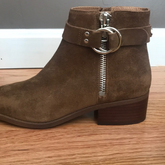 black islander boots